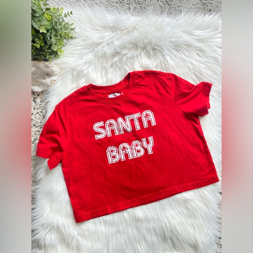 ⭐️ ‘Santa Baby’ Crop Tee